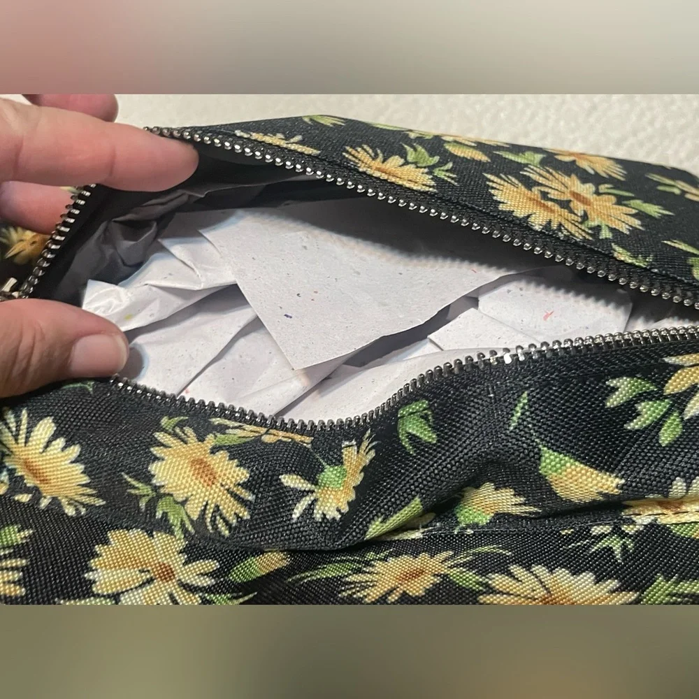 No Boundaries‎ Floral Mini Backpack Black Daisy Print Lightweight Travel Bag
